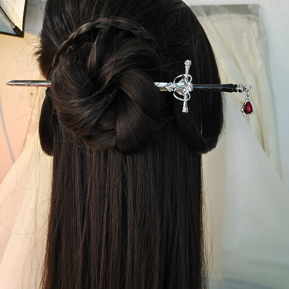 Hanbok Hair Pin - 中国の剣の形をしたヘアスティックヴィンテージメタルヘアピンチョップスティックエレガントな漢服アクセサリー古代コスプレ装飾ヘアバンジュエリー