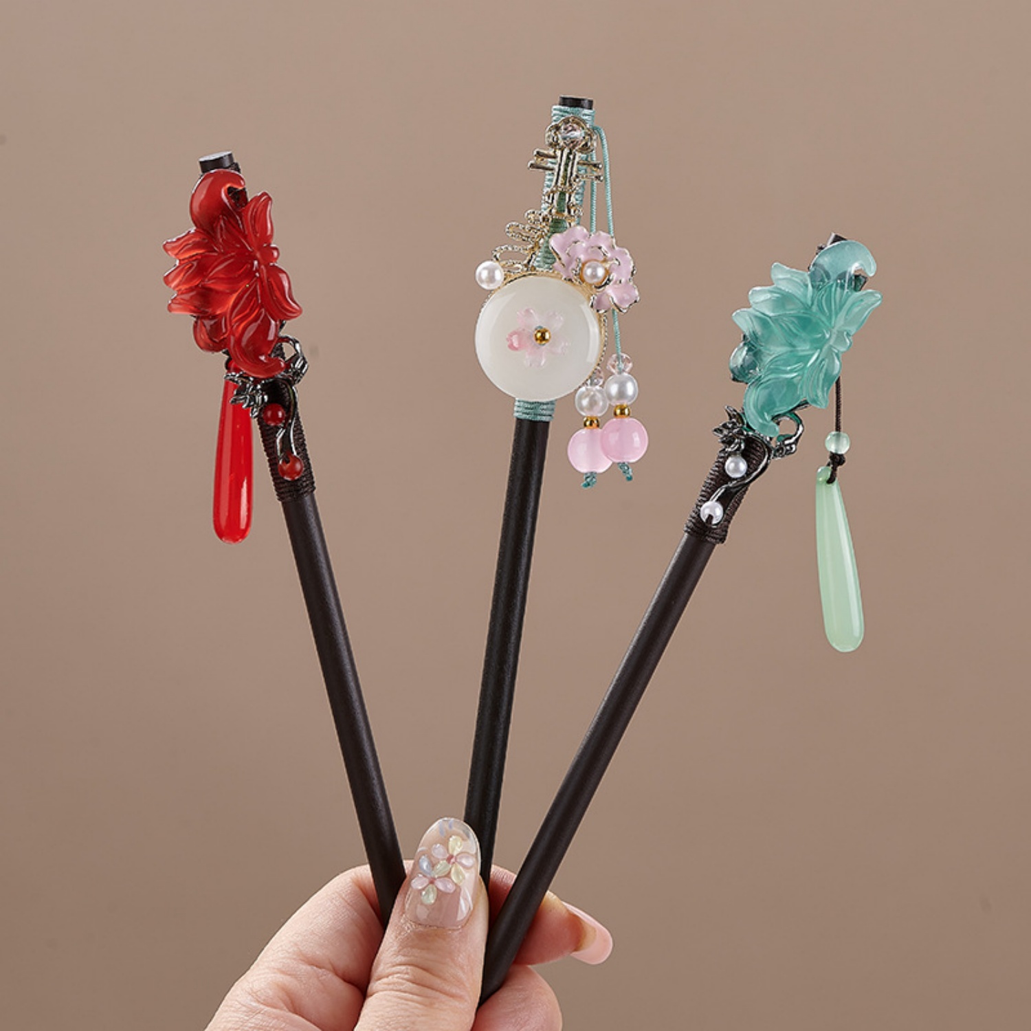 ヴィンテージフラワーヘアピン女性のためのエレガントな木製花ヘ - Hanbok Hair Pin のレビューと価格